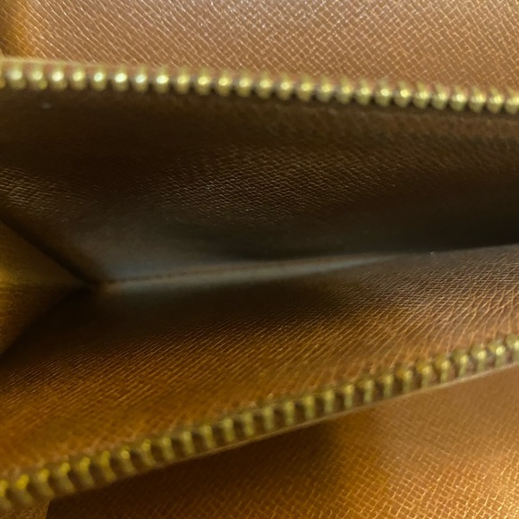 ***SOLD***Louis Vuitton Monogram Sarah Wallet Authentic - Picture 5 of 9